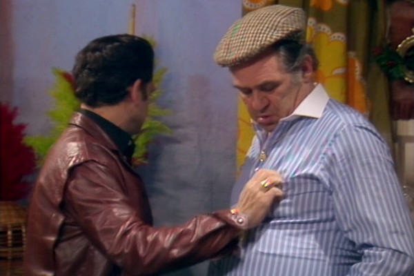 Del and his dad... reputedly David Jason didn't see the resemblance. They're not DOUBLES or anything, but you can see how he could be Del's dad, can't you?