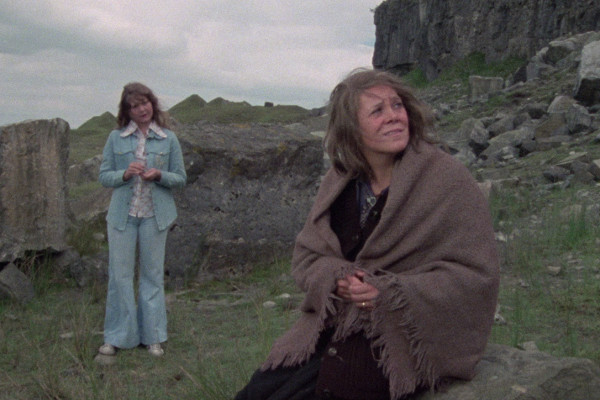 I blasted through some of these episodes at quite a rate, and while I had things in mind at the time, I didn't write them all down, so the reviews weren't ''complete'' after viewing. The ones where I looked back and thought ''What was I going to say about it again?'' are, to greater and lesser extents, ''By Common Consent'', Funny Farm, Eleanor, Baby Love and this one. It was a good one, this, but I loved it so much I left it for several weeks. Incidentally, I don't like to alter screenshots, but while the BluRay release of this one has amazing picture quality, I heavily believe the colour source was artificially adjusted... I just can't believe it went out with the cast all having red heads like they were about to have a coronary. So for this screenshot and the large one above, I did tone down the saturation, which I suspect was turned right up